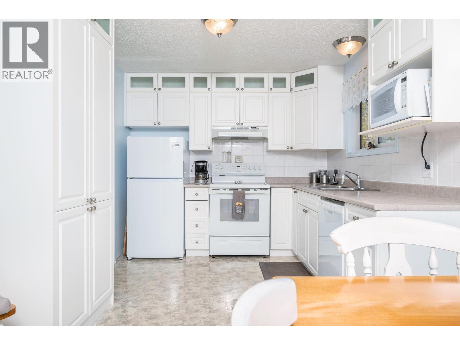 3415 Lockhart Drive, Spallumcheen, British Columbia  V4Y 0S8 - Photo 8 - 10382136