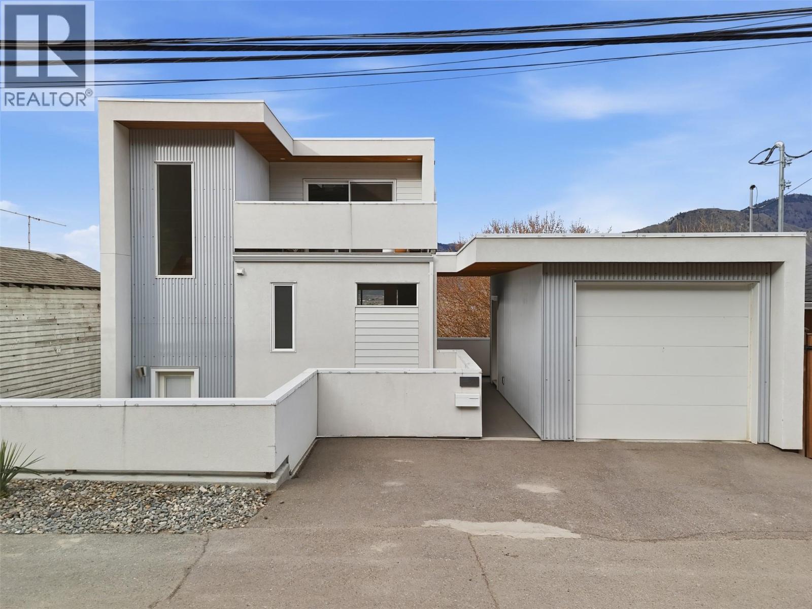 360 St Paul Street W, Kamloops, British Columbia  V2C 1G4 - Photo 1 - 10382952