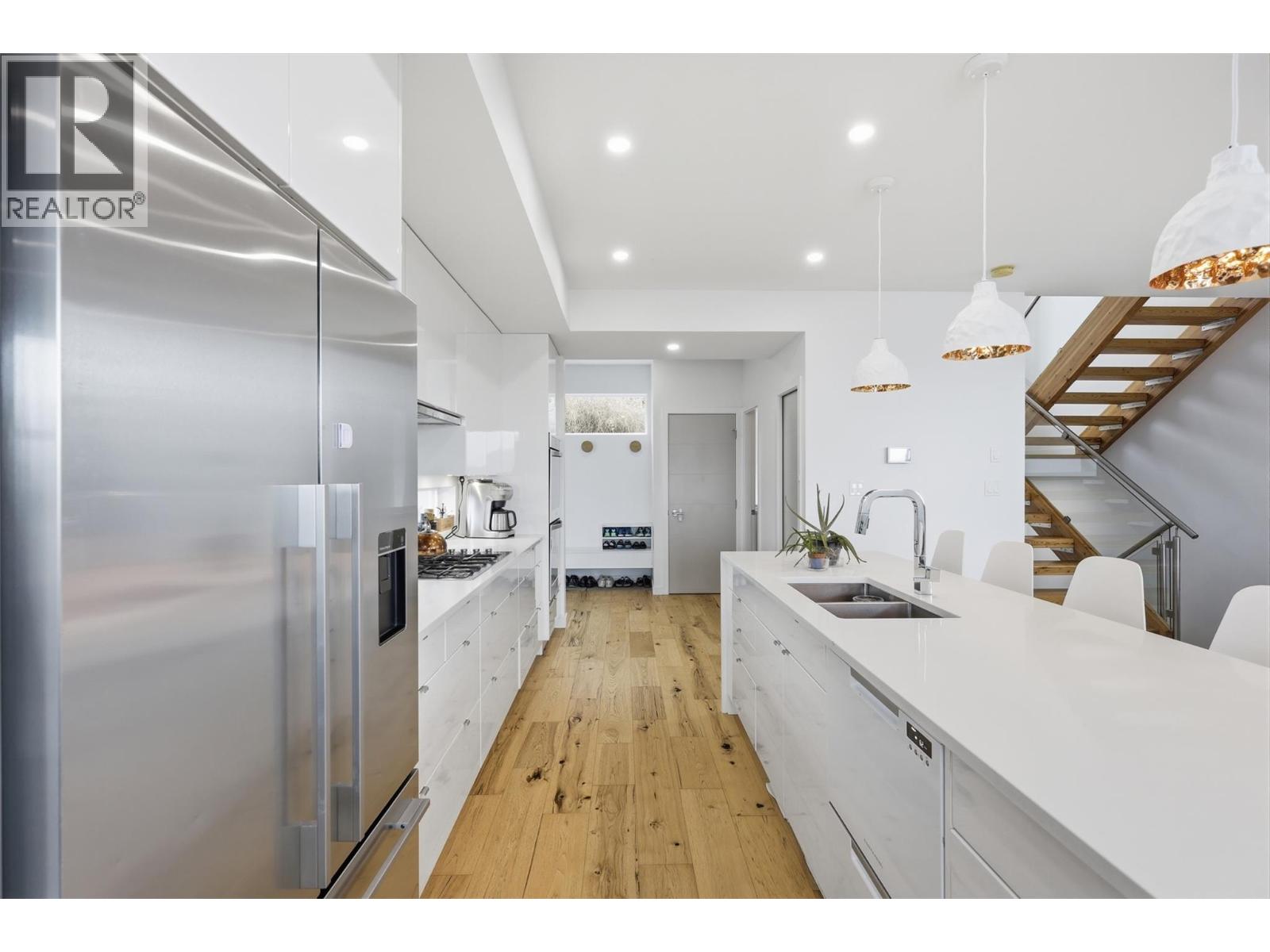 360 St Paul Street W, Kamloops, British Columbia  V2C 1G4 - Photo 12 - 10382952