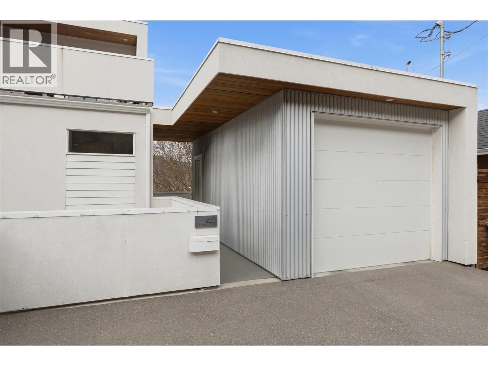 360 St Paul Street W, Kamloops, British Columbia  V2C 1G4 - Photo 3 - 10382952