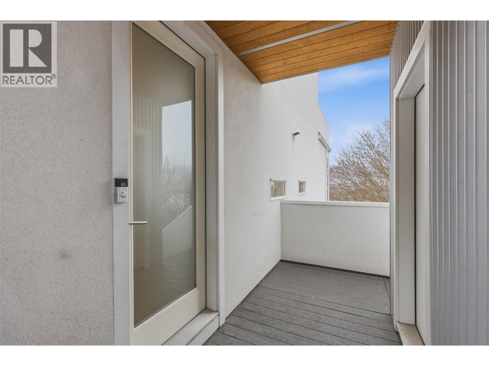 360 St Paul Street W, Kamloops, British Columbia  V2C 1G4 - Photo 4 - 10382952