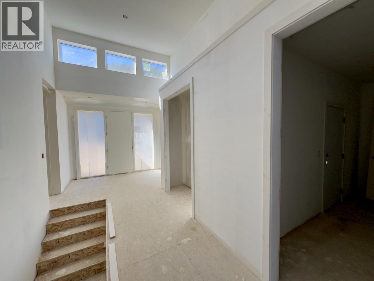 1660 Camas Court, Kamloops, British Columbia  V2E 0E6 - Photo 3 - 10382869