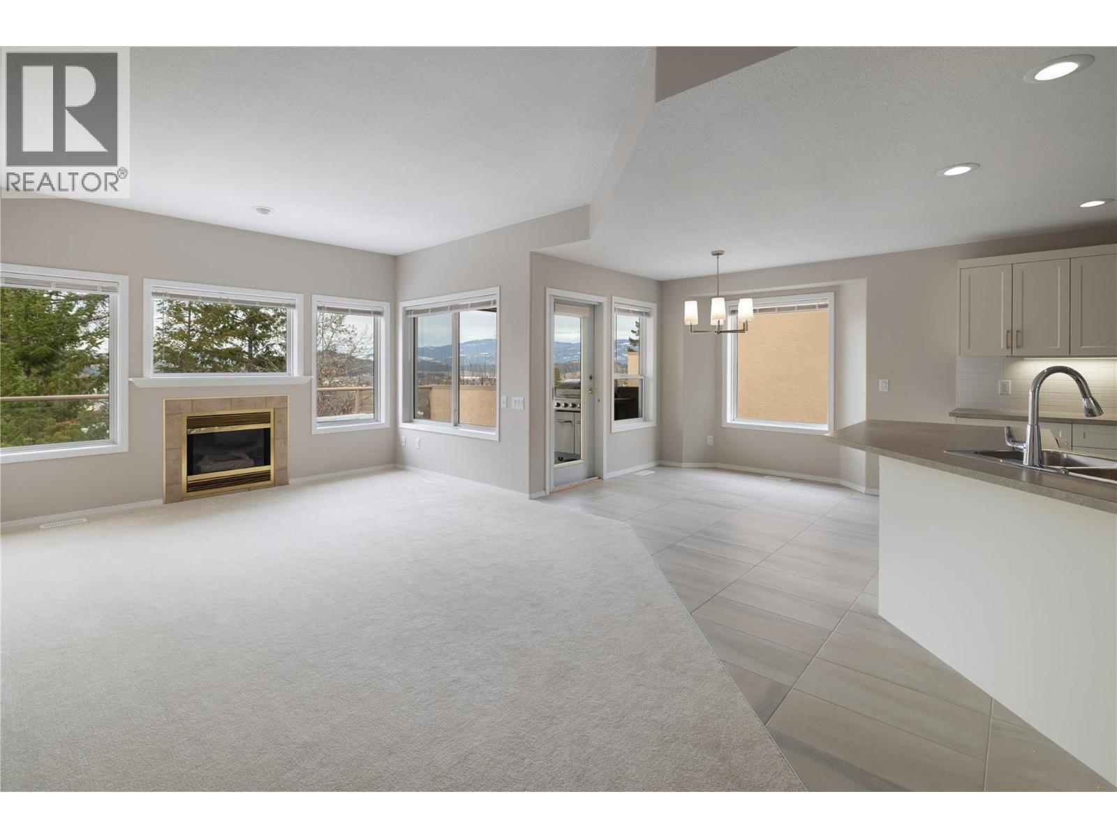 2300 Silver Place Unit# 14, Kelowna, British Columbia  V1V 2L5 - Photo 3 - 10383020