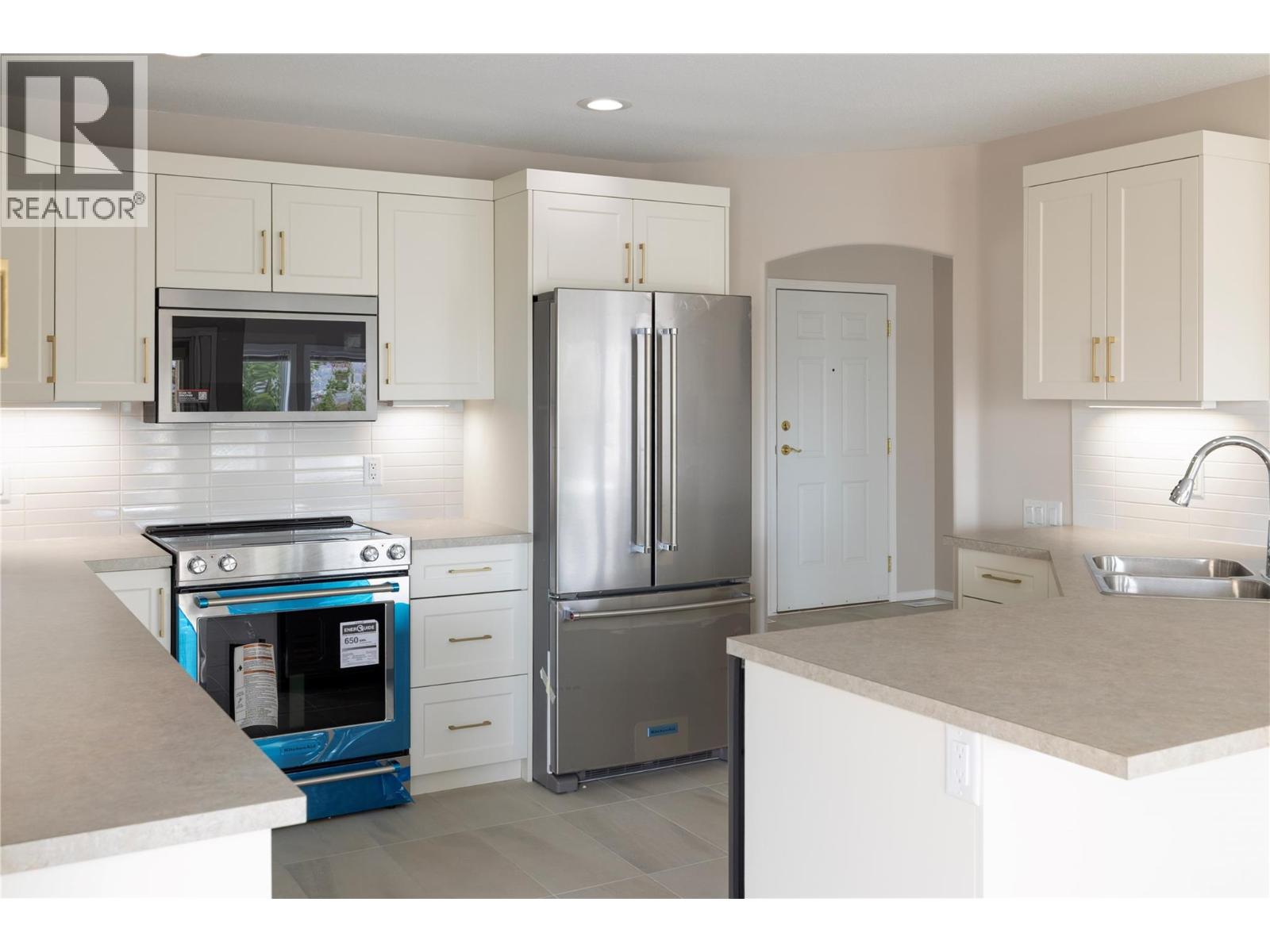 2300 Silver Place Unit# 14, Kelowna, British Columbia  V1V 2L5 - Photo 5 - 10383020