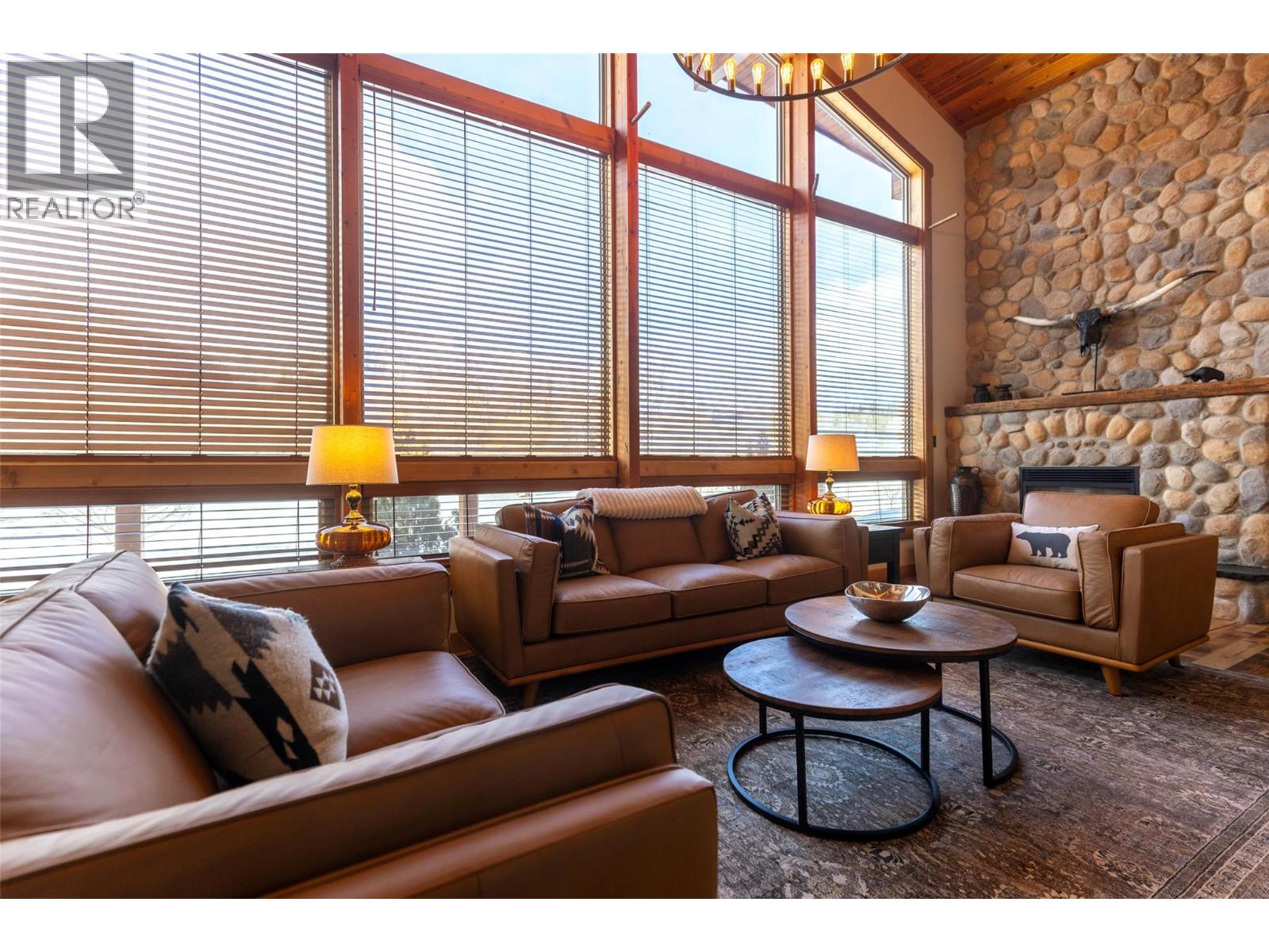 4061 Hill Road, Fernie, British Columbia  V0B 1M4 - Photo 2 - 10382708