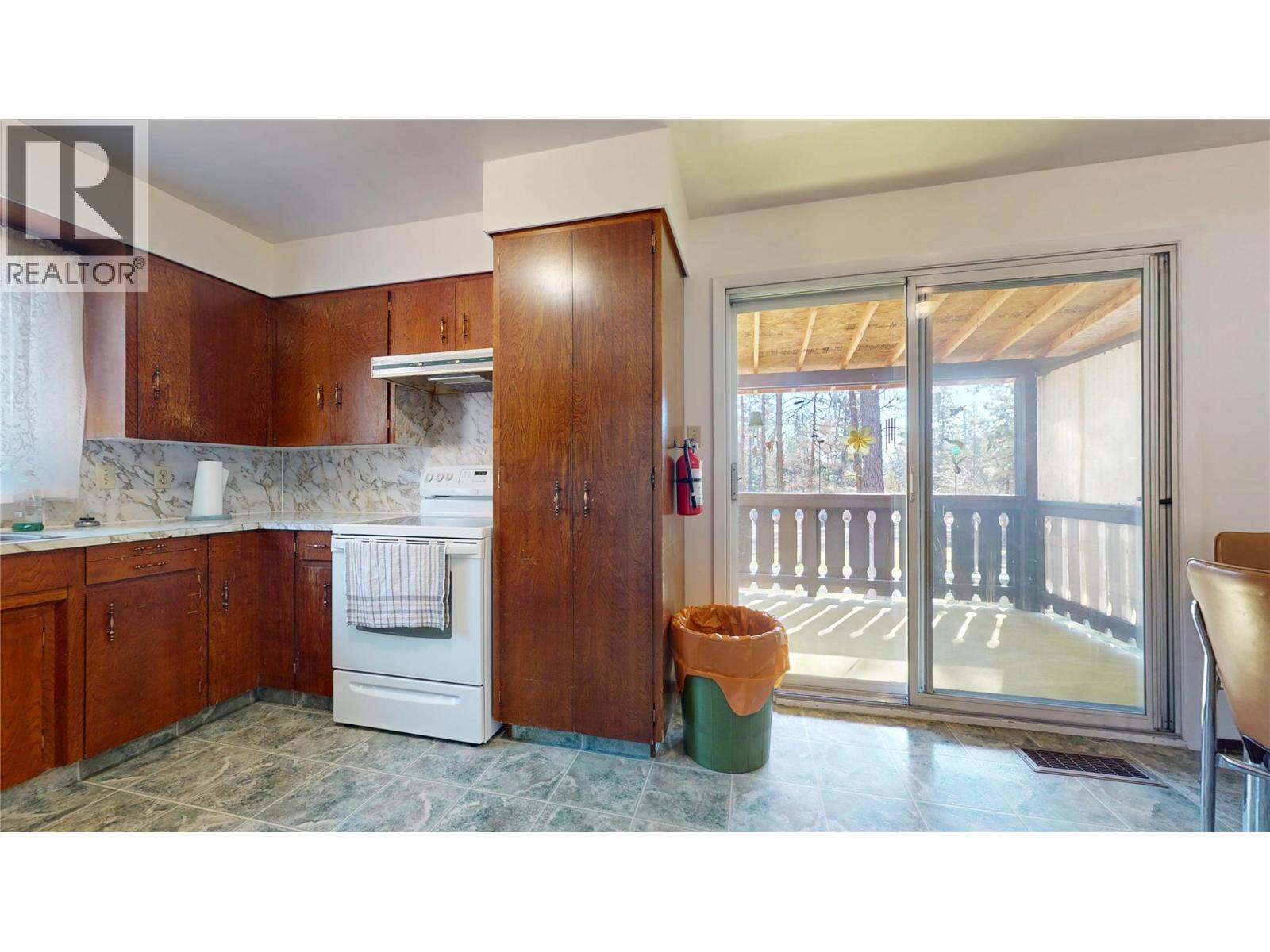 276 Cross Road N, Cranbrook, British Columbia  V1C 6W6 - Photo 11 - 10381523