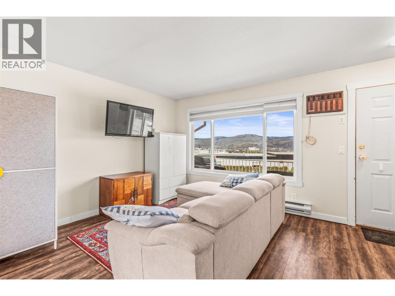 1041 Middleton Way Unit# 204, Vernon, British Columbia  V1B 2N3 - Photo 6 - 10383023