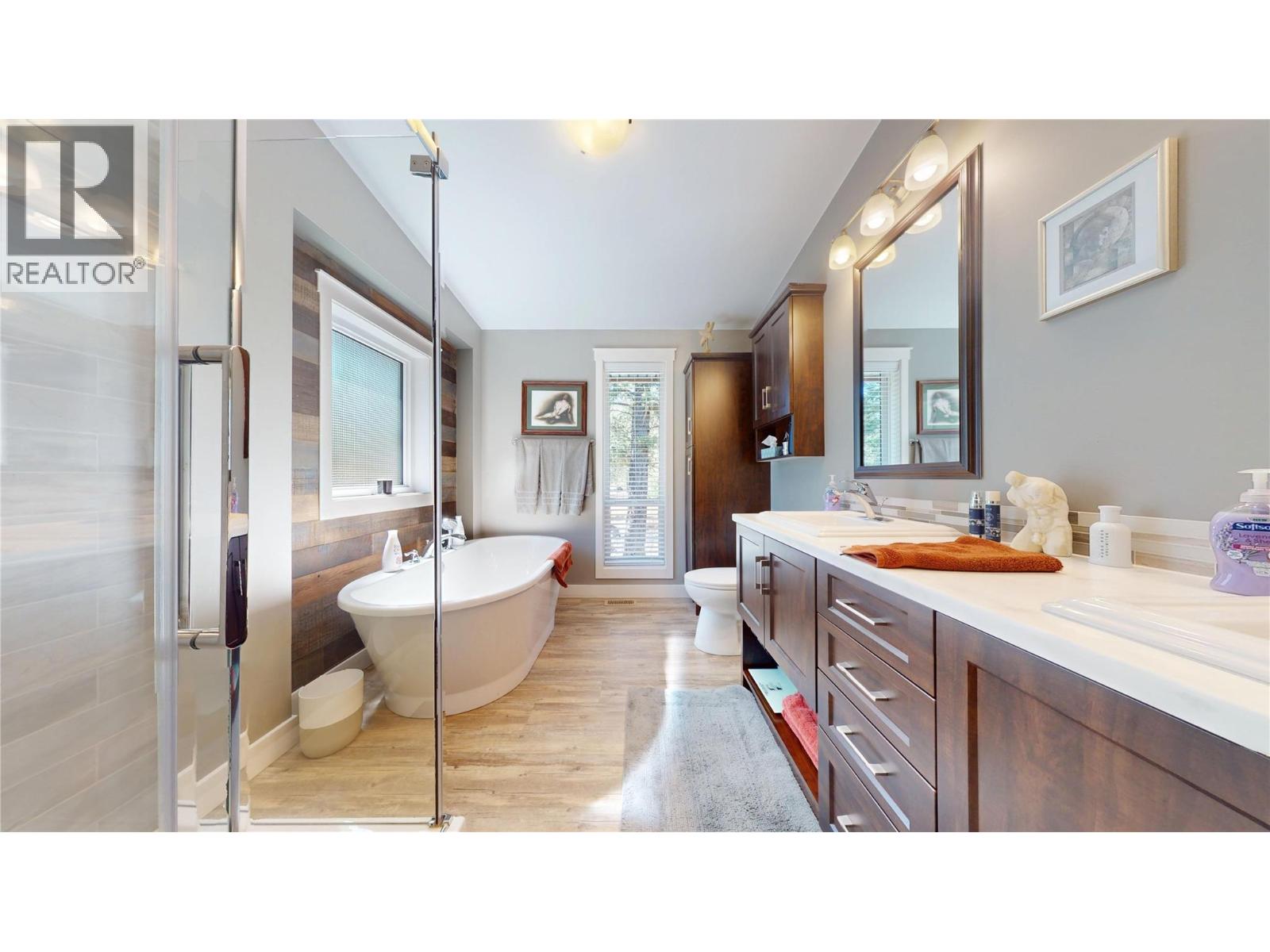 4160 93 Highway, Grasmere, British Columbia  V0B 1R0 - Photo 17 - 10382975