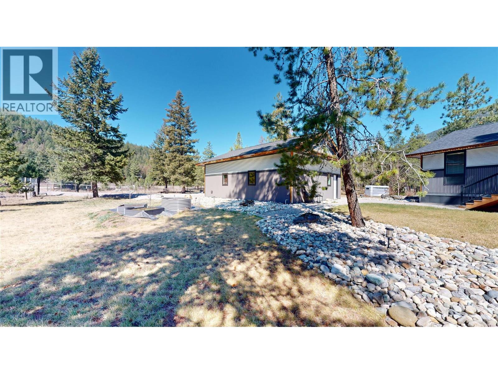 4160 93 Highway, Grasmere, British Columbia  V0B 1R0 - Photo 28 - 10382975