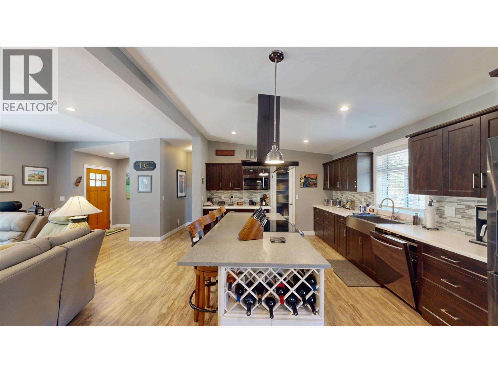 4160 93 Highway, Grasmere, British Columbia  V0B 1R0 - Photo 8 - 10382975