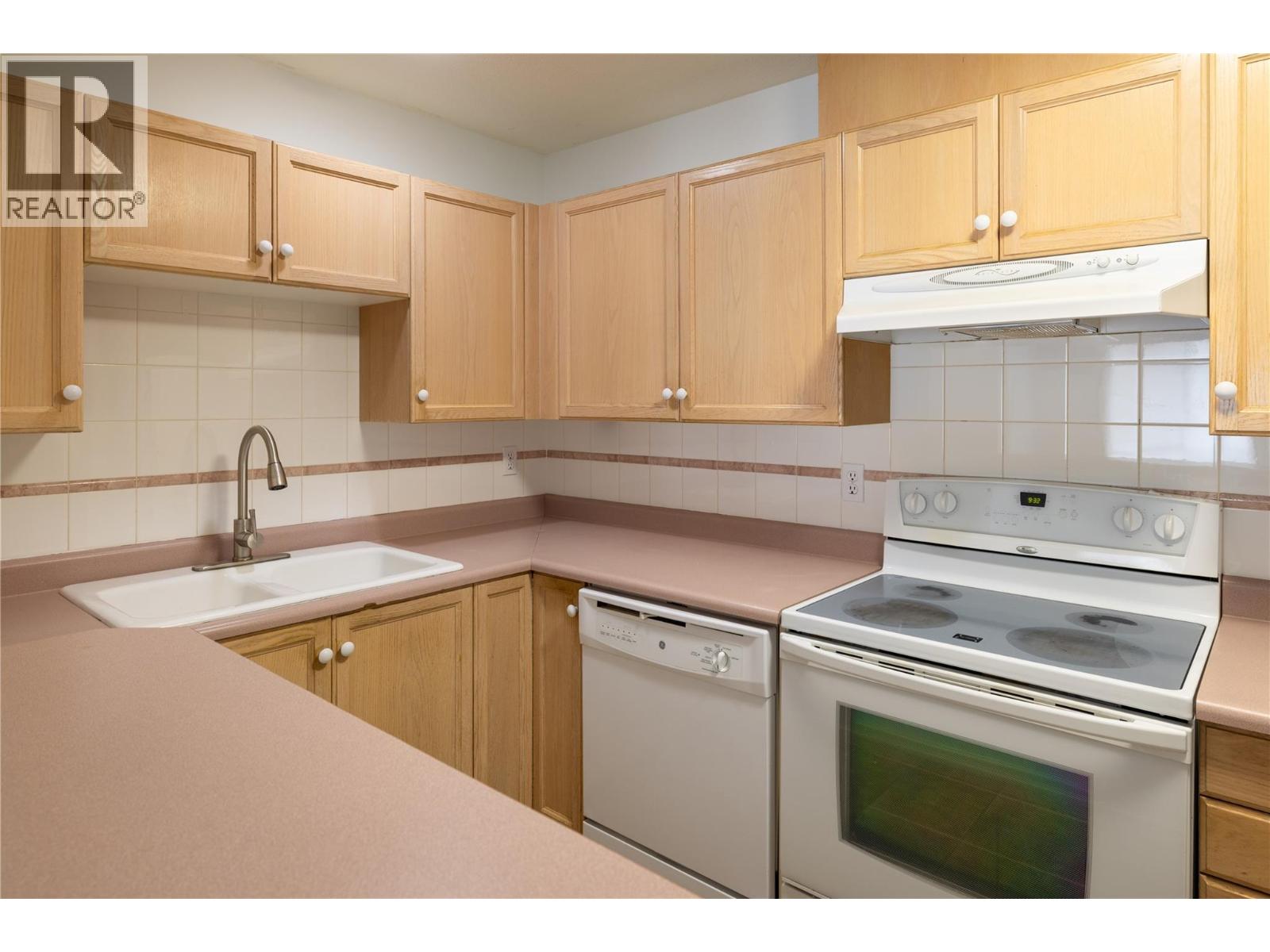 730 Badke Road Unit# 202, Kelowna, British Columbia  V1X 6G9 - Photo 3 - 10381256