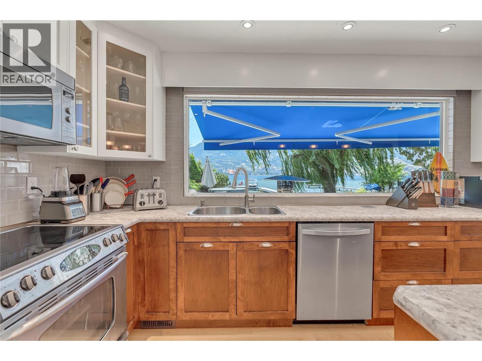 4589 Lakeside Road, Penticton, British Columbia  V2A 8W4 - Photo 11 - 10383027