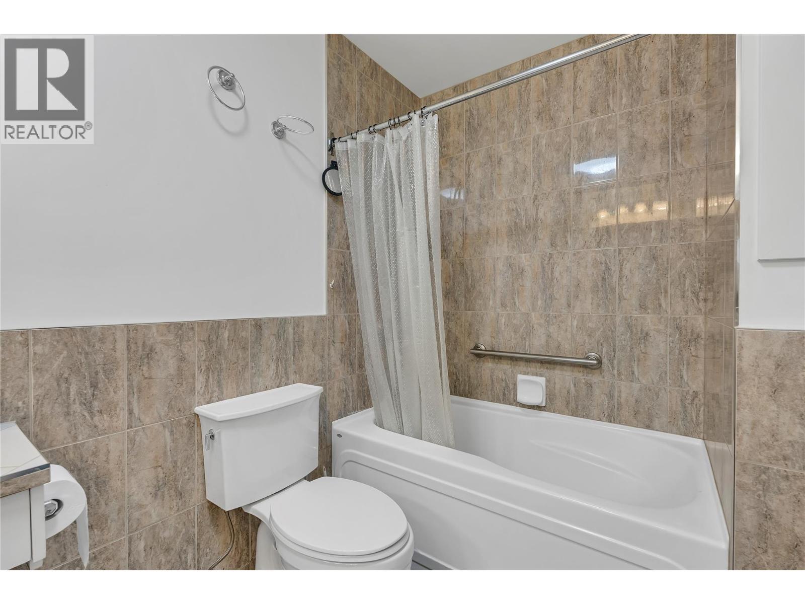 4589 Lakeside Road, Penticton, British Columbia  V2A 8W4 - Photo 37 - 10383027