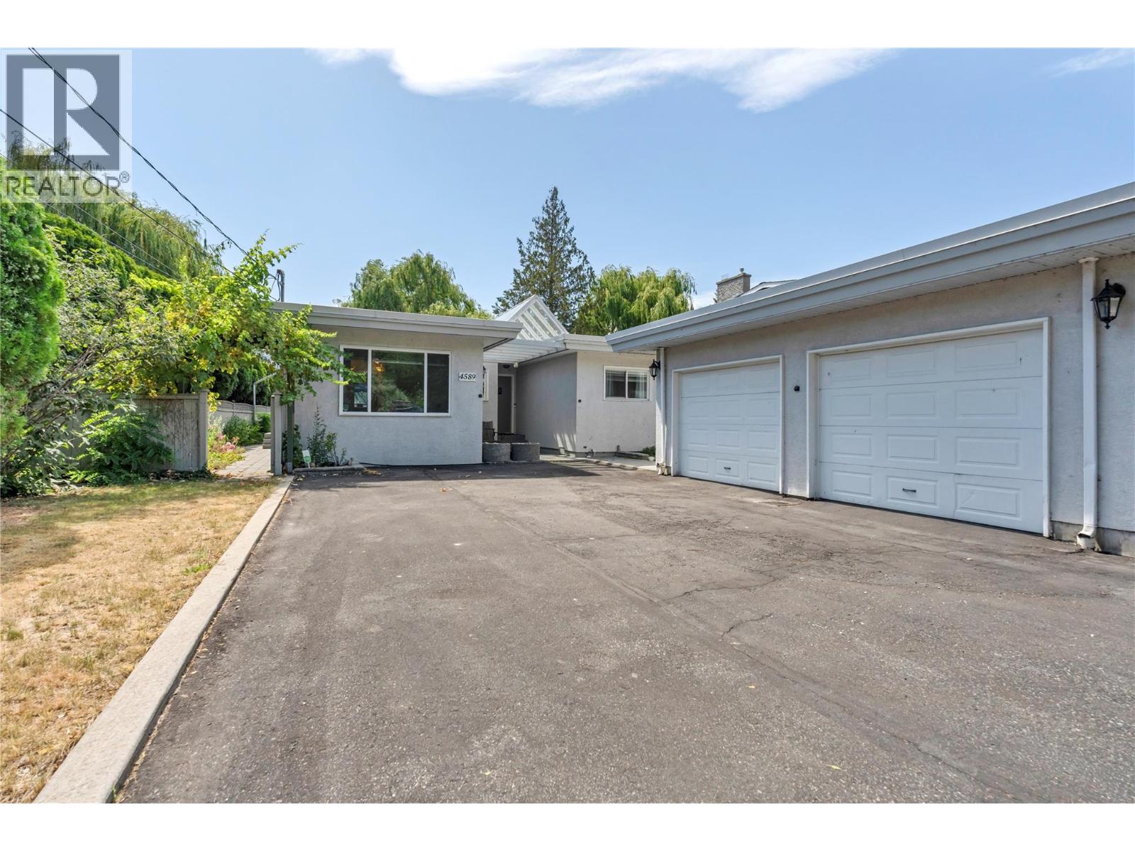 4589 Lakeside Road, Penticton, British Columbia  V2A 8W4 - Photo 5 - 10383027