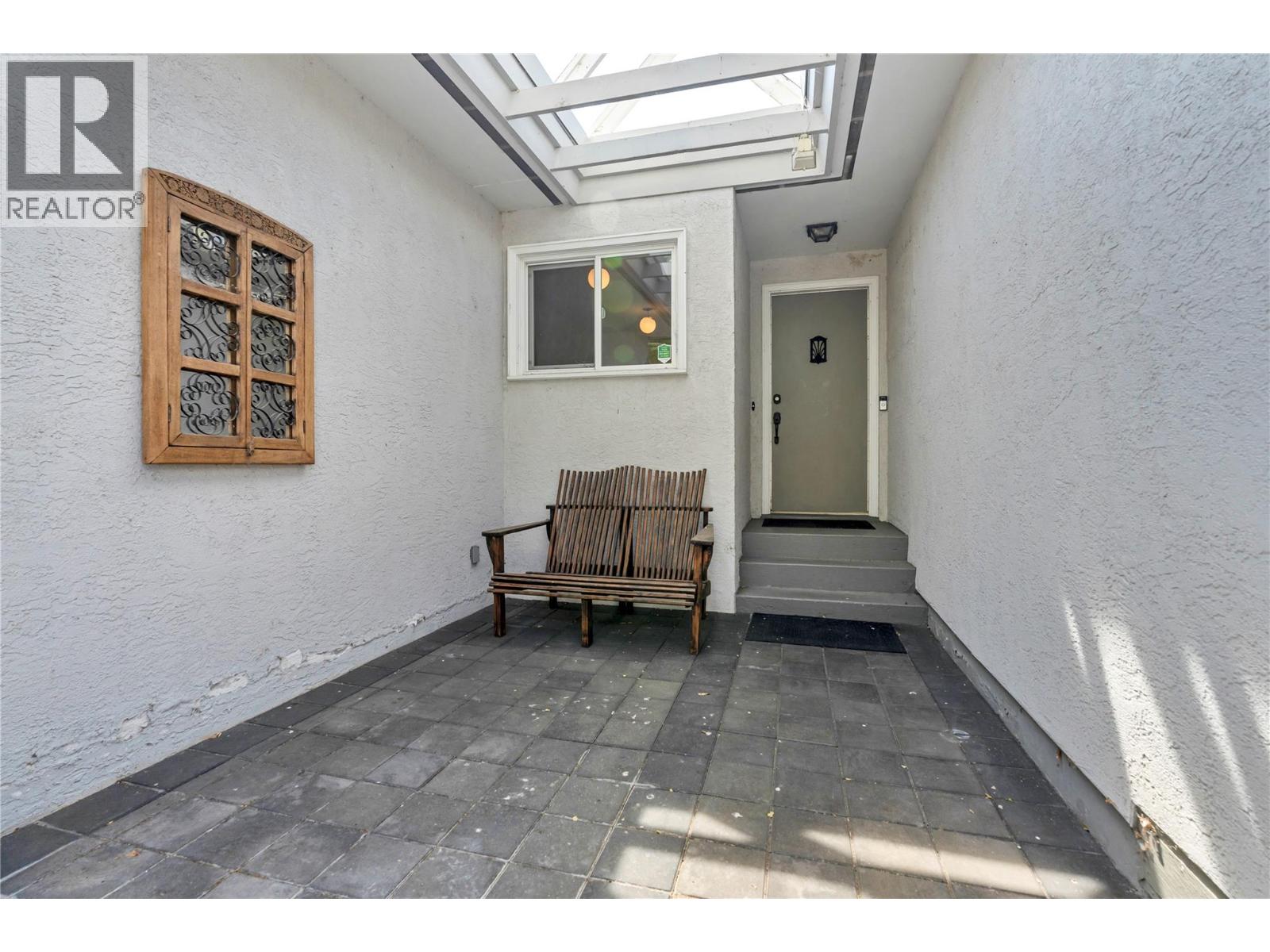 4589 Lakeside Road, Penticton, British Columbia  V2A 8W4 - Photo 6 - 10383027