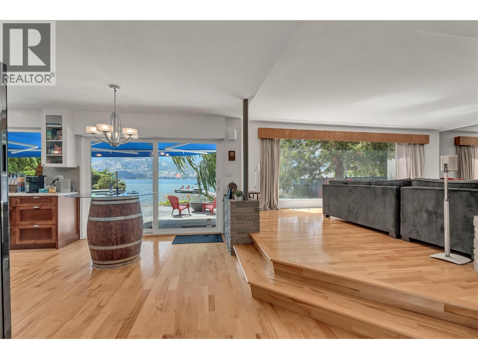 4589 Lakeside Road, Penticton, British Columbia  V2A 8W4 - Photo 7 - 10383027