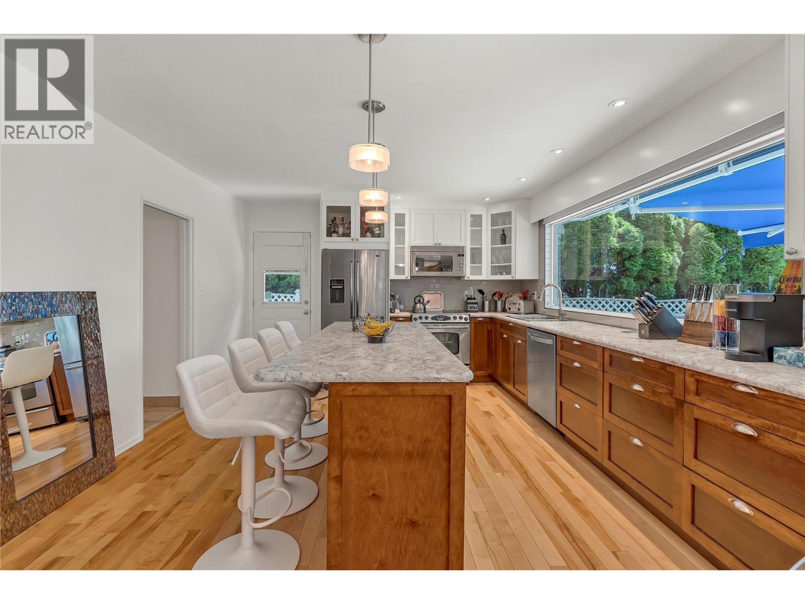 4589 Lakeside Road, Penticton, British Columbia  V2A 8W4 - Photo 9 - 10383027