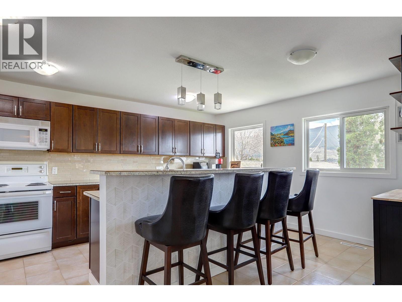 9811 Venables Drive, Vernon, British Columbia  V1B 2K1 - Photo 12 - 10381676