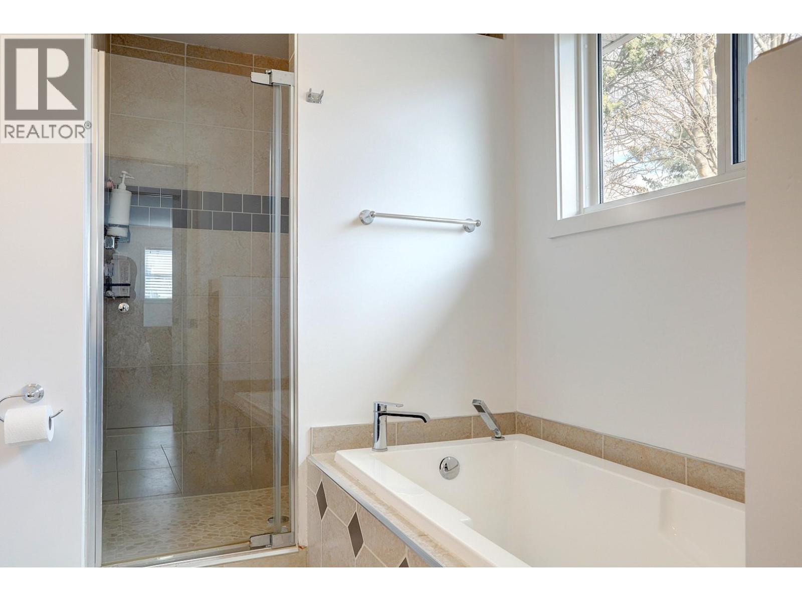 9811 Venables Drive, Vernon, British Columbia  V1B 2K1 - Photo 23 - 10381676