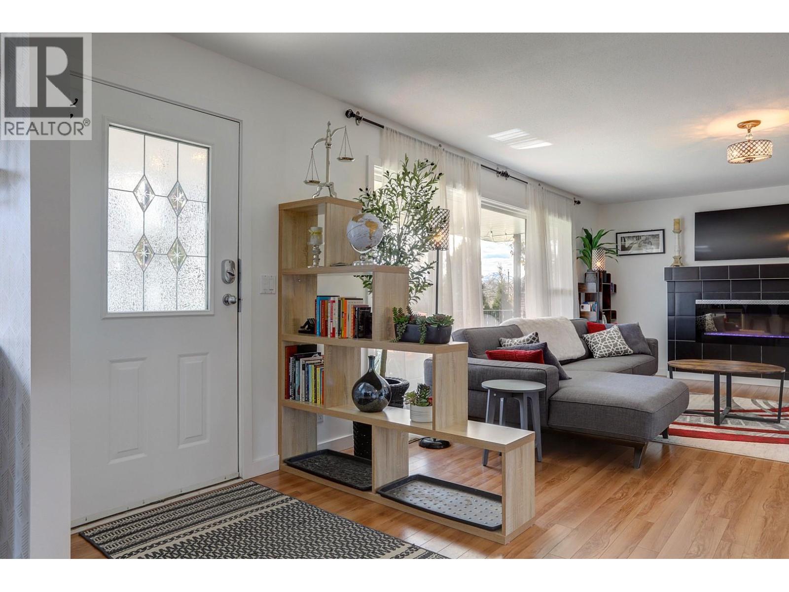 9811 Venables Drive, Vernon, British Columbia  V1B 2K1 - Photo 3 - 10381676