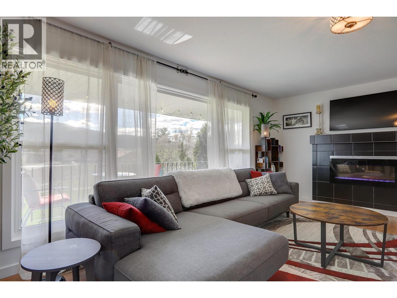 9811 Venables Drive, Vernon, British Columbia  V1B 2K1 - Photo 7 - 10381676