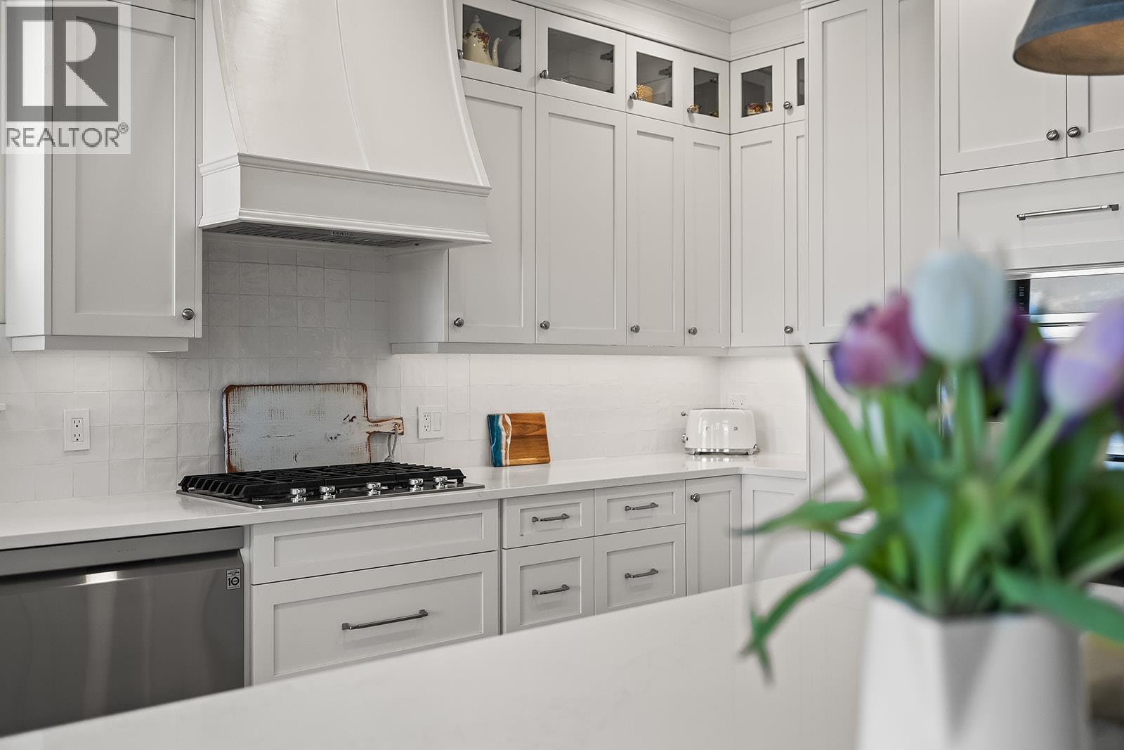 629 Almandine Court, Kelowna, British Columbia  V1W 4Z5 - Photo 10 - 10373724