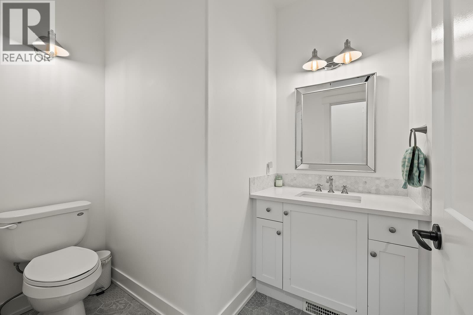 629 Almandine Court, Kelowna, British Columbia  V1W 4Z5 - Photo 34 - 10373724