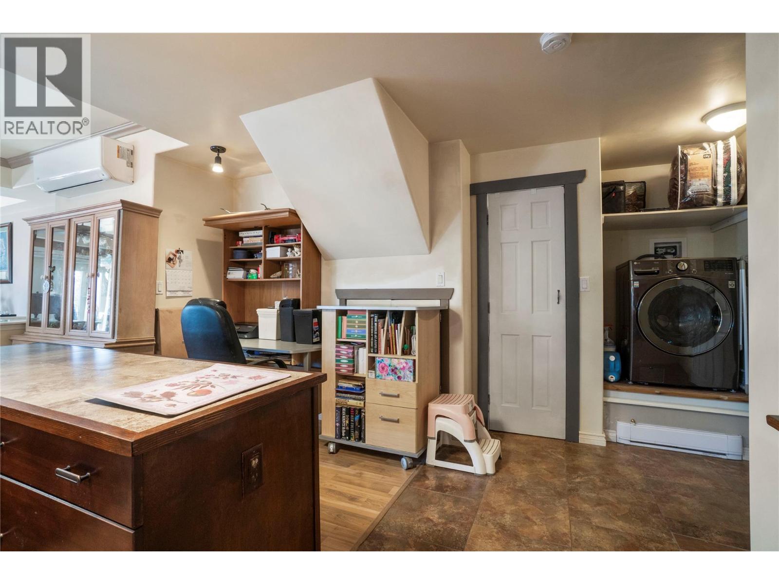 6327 Squilax-Anglemont Road, Magna Bay, British Columbia  V0E 1M7 - Photo 13 - 10382728