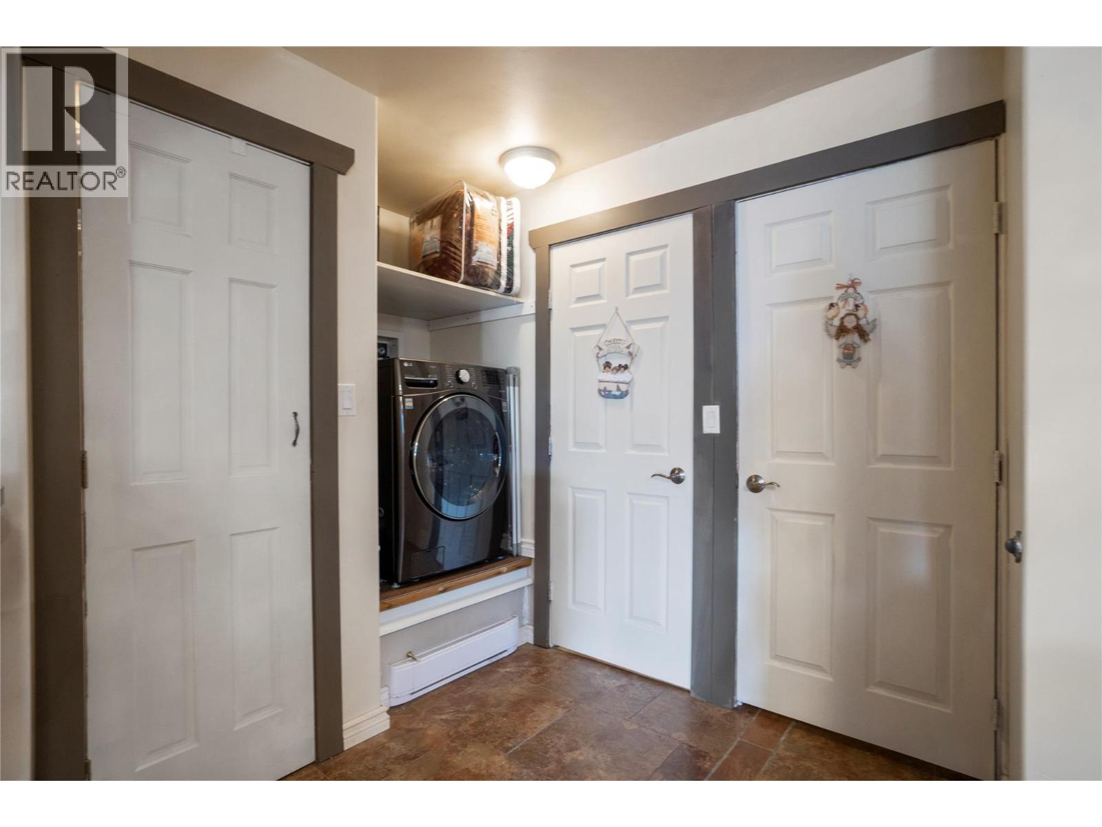 6327 Squilax-Anglemont Road, Magna Bay, British Columbia  V0E 1M7 - Photo 14 - 10382728