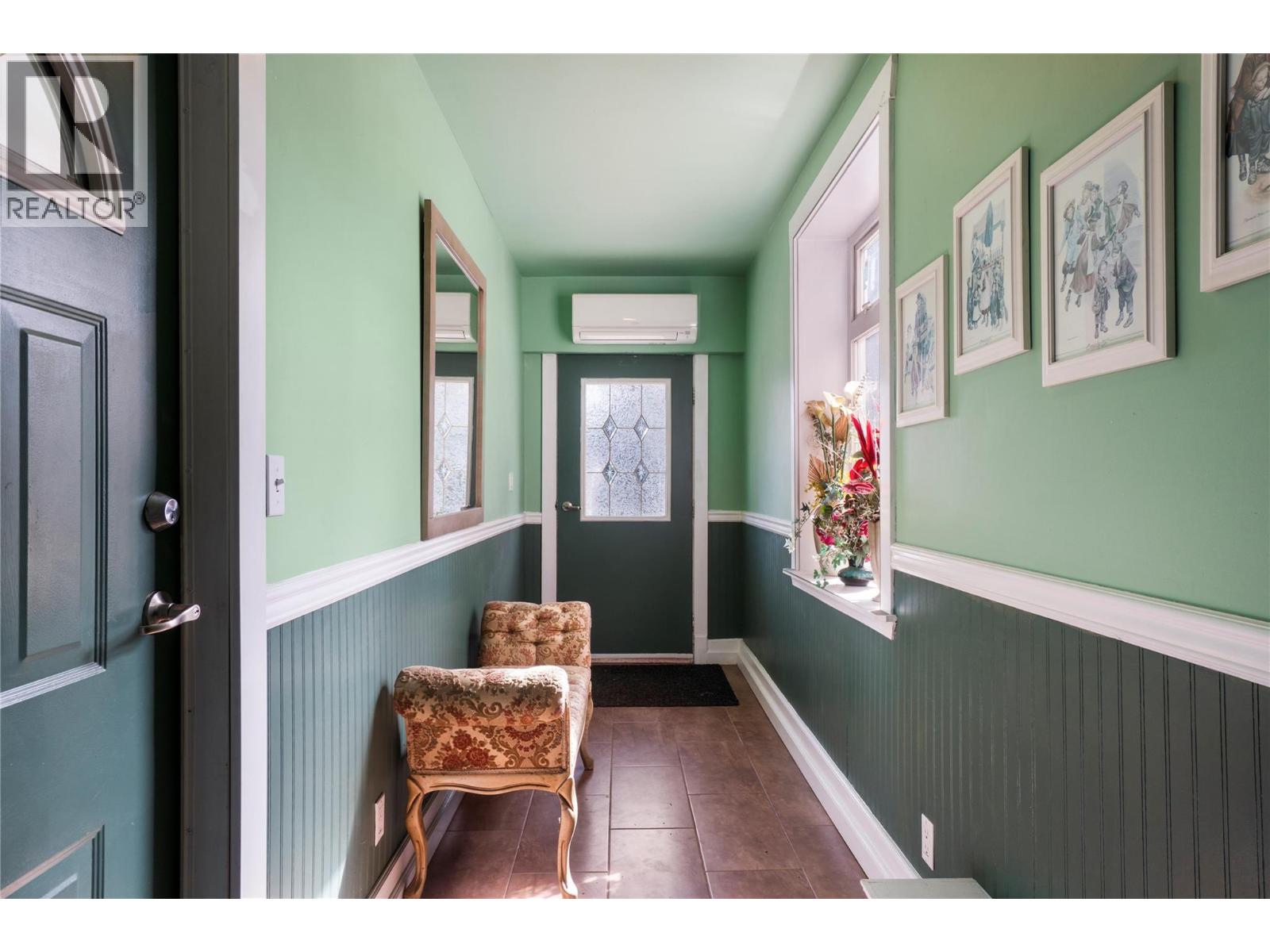 6327 Squilax-Anglemont Road, Magna Bay, British Columbia  V0E 1M7 - Photo 29 - 10382728