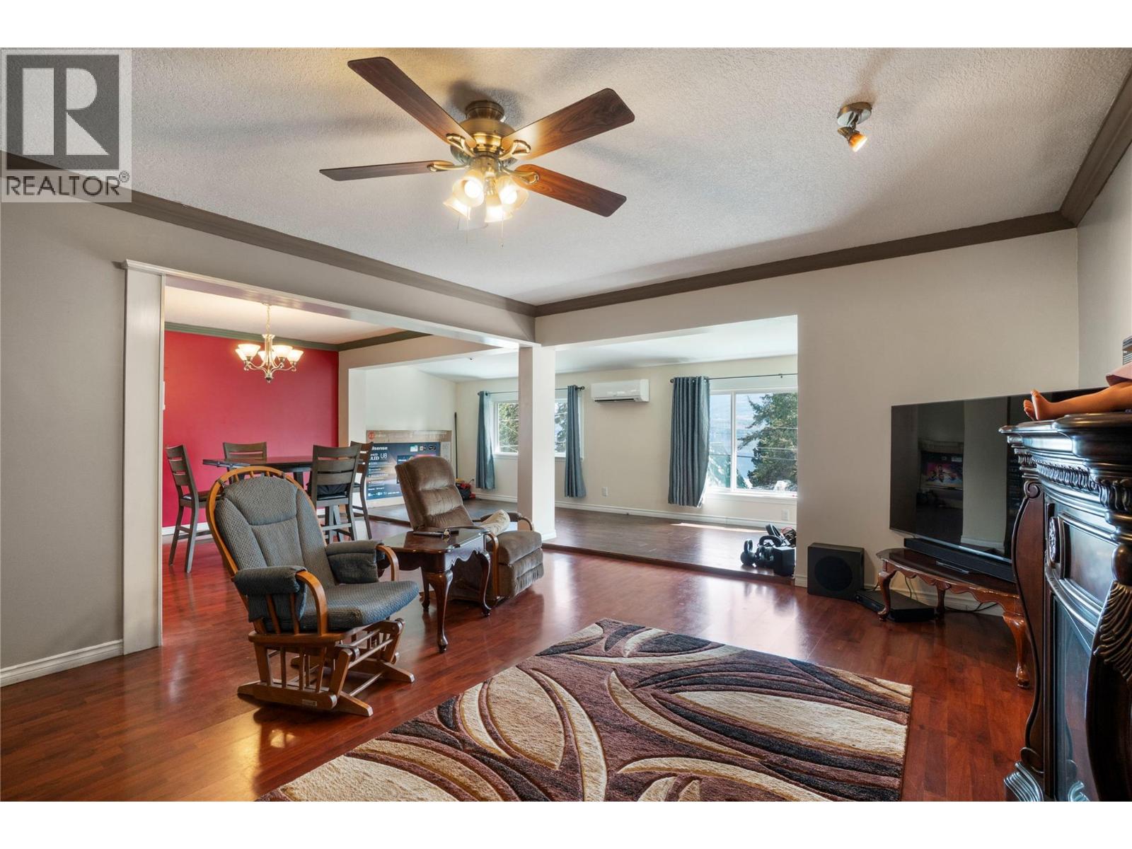 6327 Squilax-Anglemont Road, Magna Bay, British Columbia  V0E 1M7 - Photo 32 - 10382728