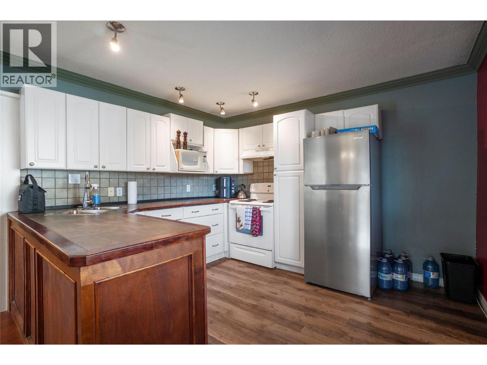 6327 Squilax-Anglemont Road, Magna Bay, British Columbia  V0E 1M7 - Photo 36 - 10382728