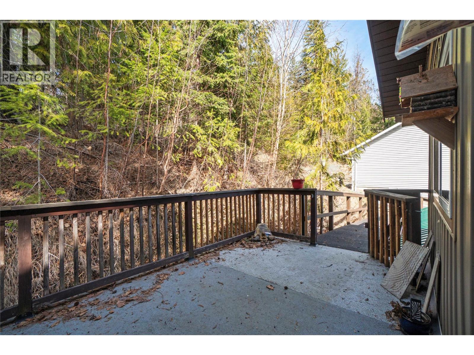 6327 Squilax-Anglemont Road, Magna Bay, British Columbia  V0E 1M7 - Photo 43 - 10382728