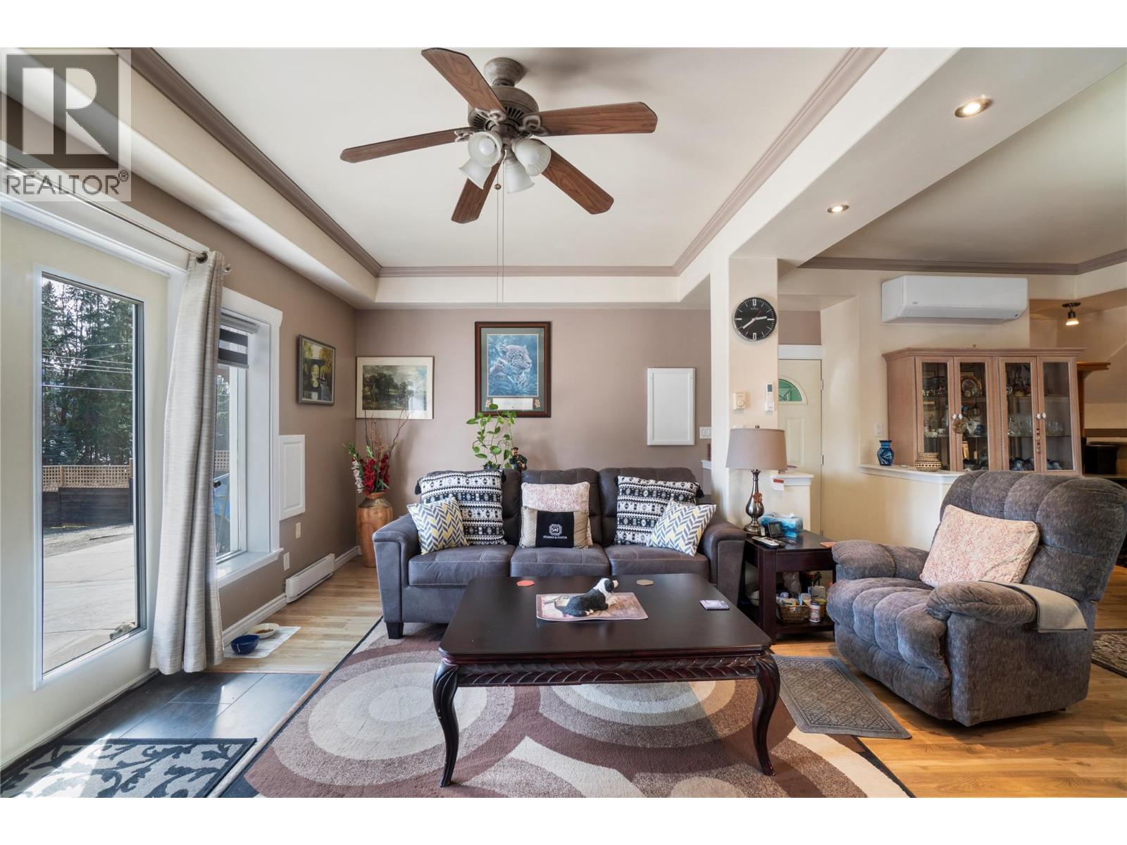 6327 Squilax-Anglemont Road, Magna Bay, British Columbia  V0E 1M7 - Photo 5 - 10382728