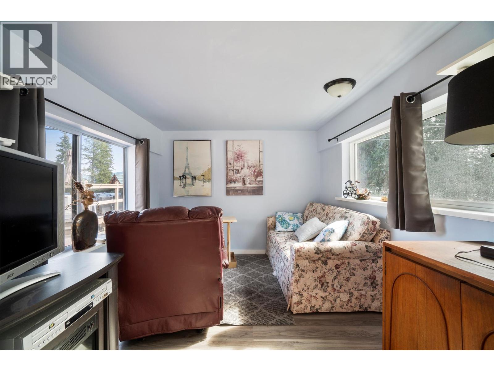 6327 Squilax-Anglemont Road, Magna Bay, British Columbia  V0E 1M7 - Photo 55 - 10382728