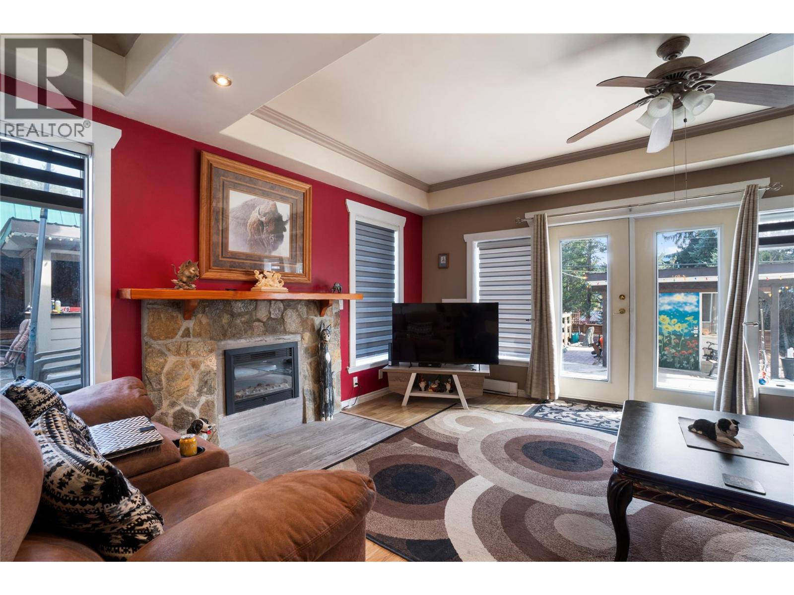 6327 Squilax-Anglemont Road, Magna Bay, British Columbia  V0E 1M7 - Photo 6 - 10382728