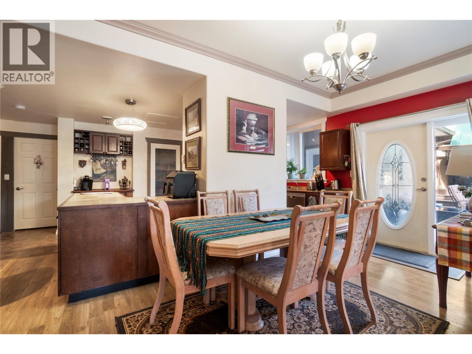 6327 Squilax-Anglemont Road, Magna Bay, British Columbia  V0E 1M7 - Photo 9 - 10382728