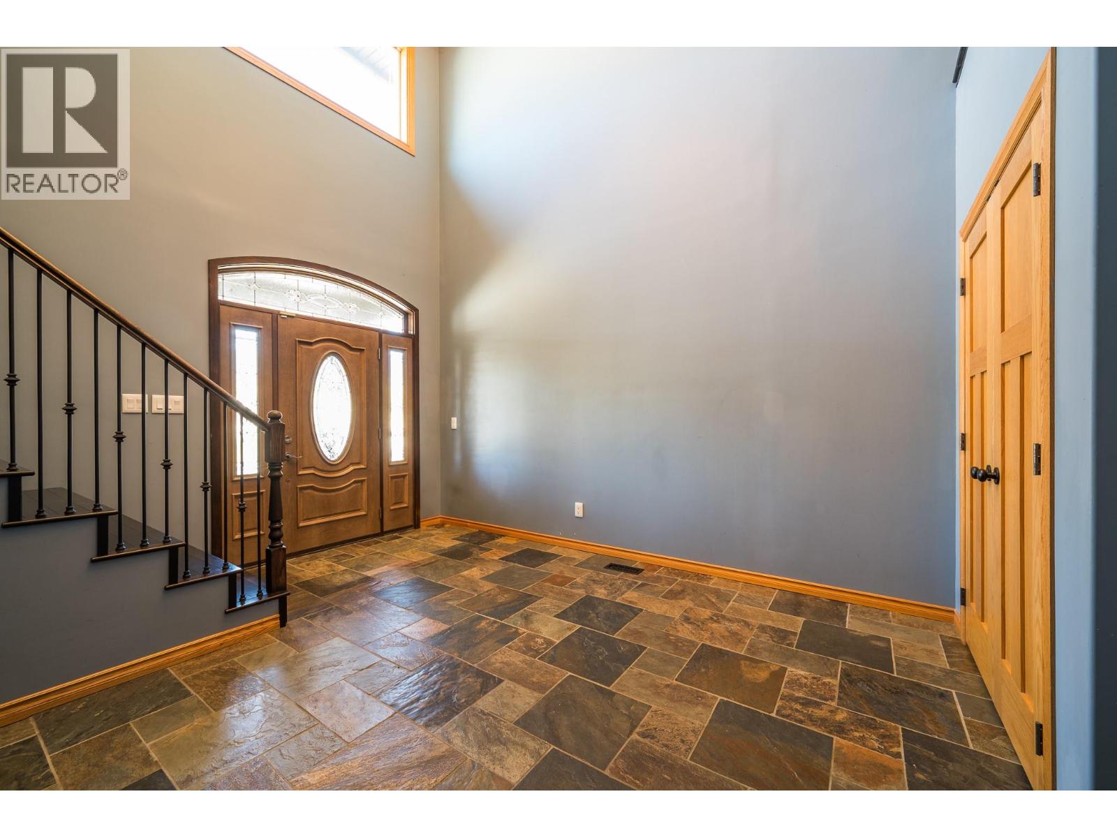 8925 Grizzly Crescent, Kamloops, British Columbia  V2C 6T9 - Photo 10 - 10382046