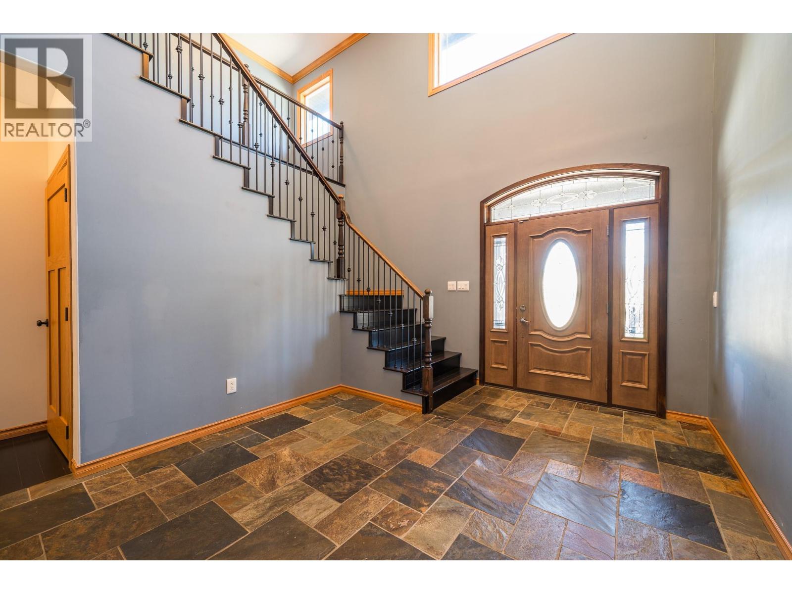 8925 Grizzly Crescent, Kamloops, British Columbia  V2C 6T9 - Photo 11 - 10382046