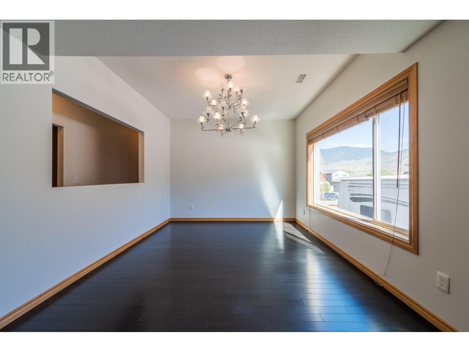 8925 Grizzly Crescent, Kamloops, British Columbia  V2C 6T9 - Photo 7 - 10382046