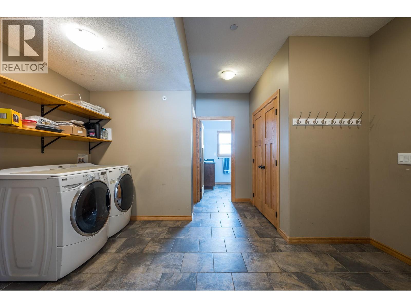 8925 Grizzly Crescent, Kamloops, British Columbia  V2C 6T9 - Photo 9 - 10382046