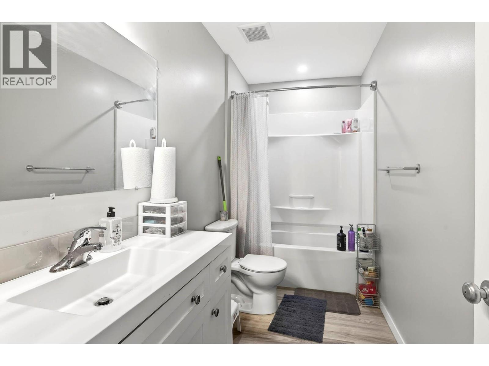 1676 Selwyn Road, Kamloops, British Columbia  V2E 1R8 - Photo 11 - 10382437