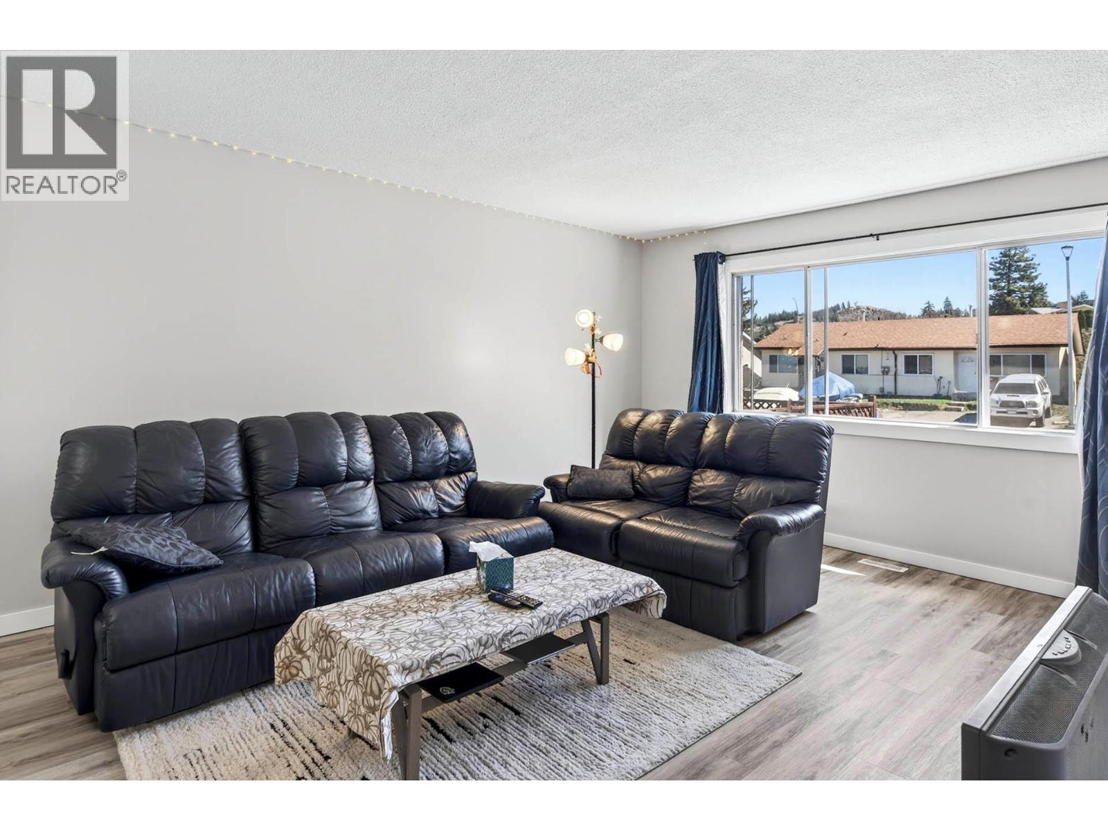 1676 Selwyn Road, Kamloops, British Columbia  V2E 1R8 - Photo 3 - 10382437