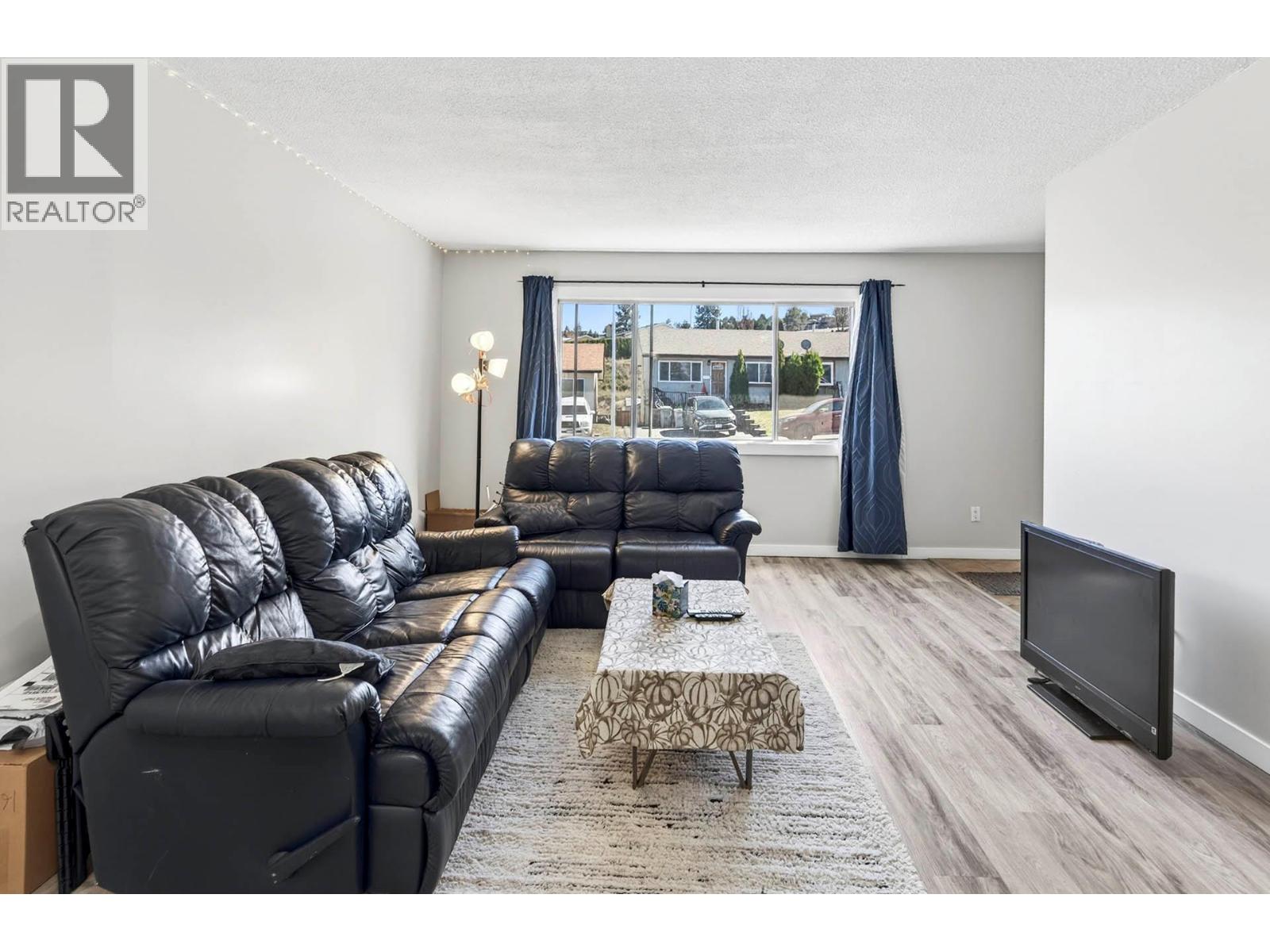 1676 Selwyn Road, Kamloops, British Columbia  V2E 1R8 - Photo 4 - 10382437