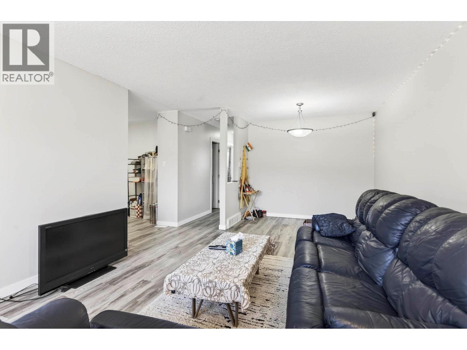 1676 Selwyn Road, Kamloops, British Columbia  V2E 1R8 - Photo 5 - 10382437