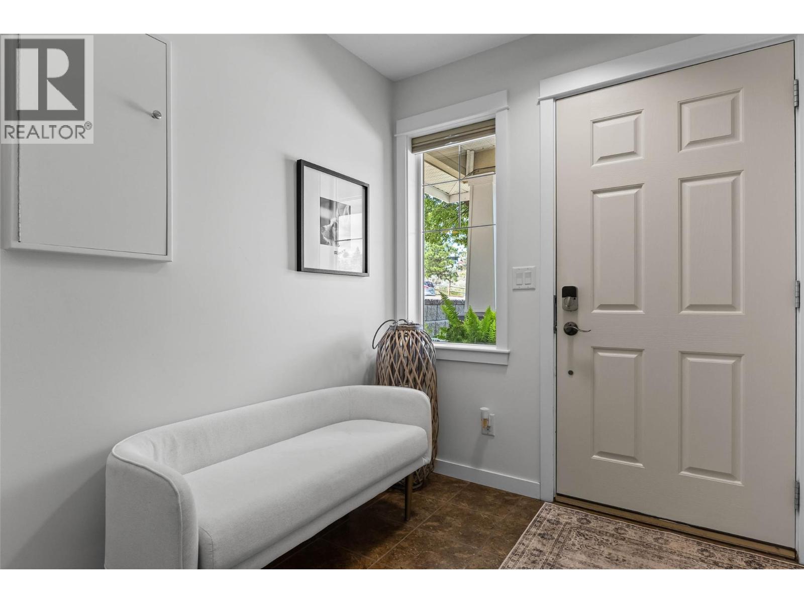 1458 Pacific Way, Kamloops, British Columbia  V2E 0A4 - Photo 4 - 10357104