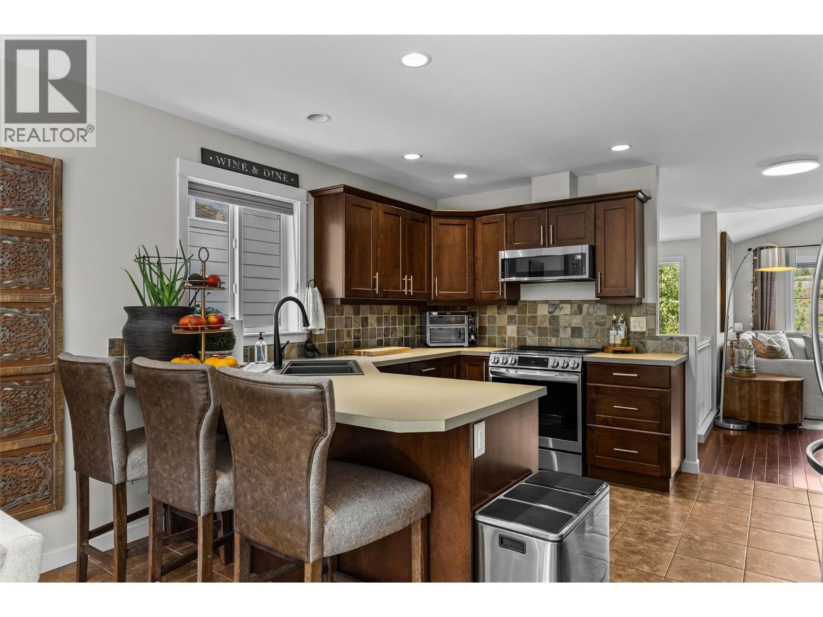 1458 Pacific Way, Kamloops, British Columbia  V2E 0A4 - Photo 9 - 10357104