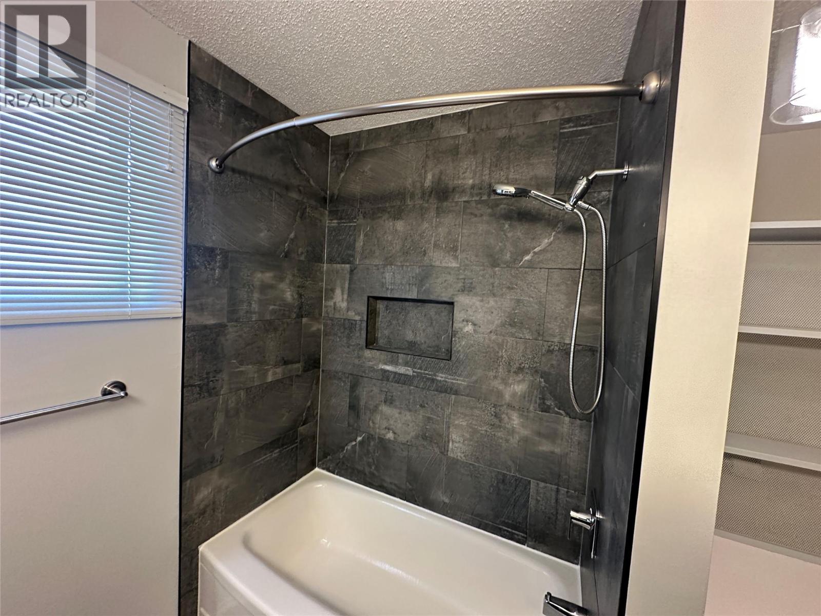 1916 90 Avenue, Dawson Creek, British Columbia  V1G 1A6 - Photo 10 - 10383048