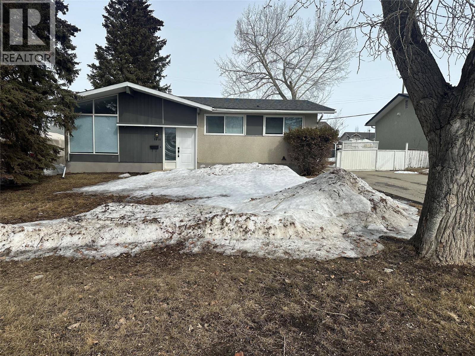 1916 90 Avenue, Dawson Creek, British Columbia  V1G 1A6 - Photo 22 - 10383048