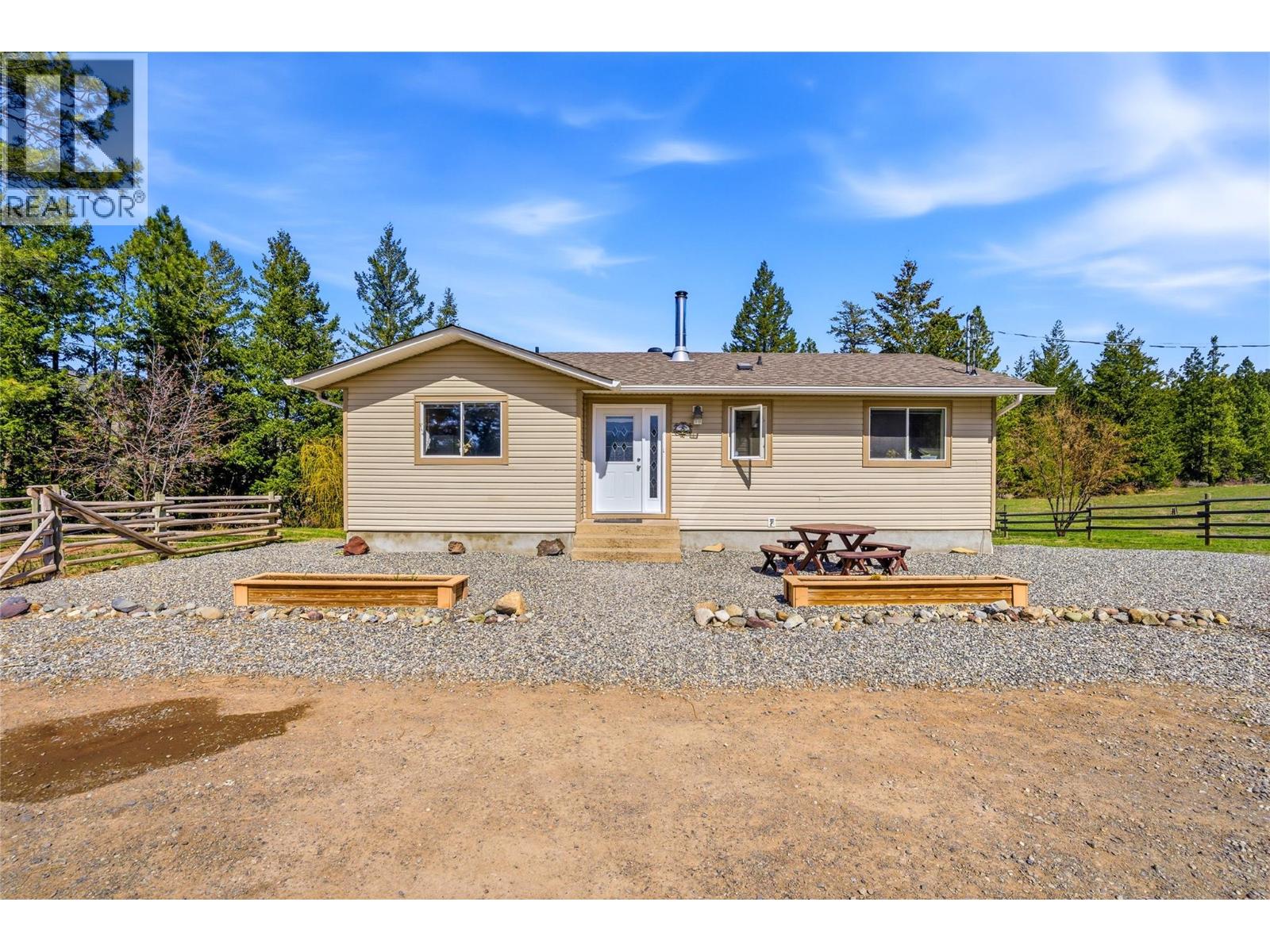 345 Coldwater Road, Merritt, British Columbia  V1K 1B8 - Photo 3 - 10383047